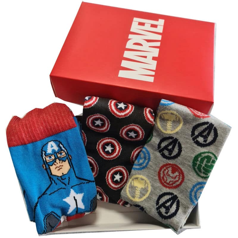 Imagen de Pack 3 calcetines Vengadores Avengers Marvel adulto surtido parte de nuestra colección en Espadas y más, sitio oficial.