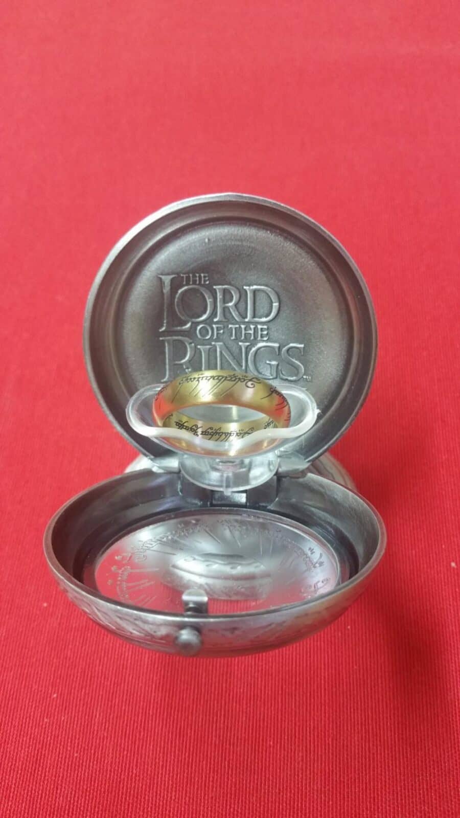 Imagen de Anillo único acero dorado NN1315 parte de nuestra colección en Espadas y más, sitio oficial.