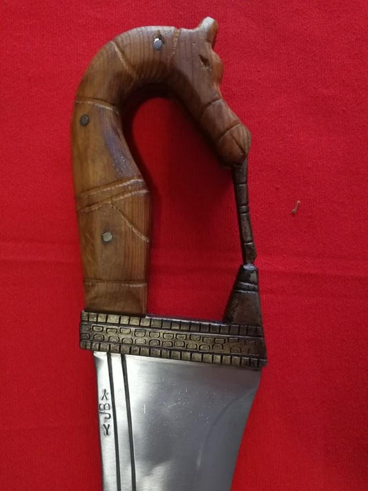 Imagen de Espada Falcata ibérica artesanal parte de nuestra colección en Espadas y más, sitio oficial.