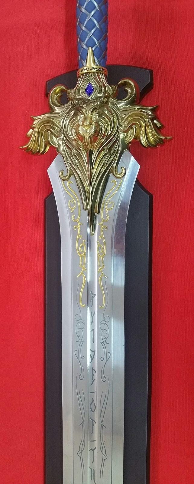 Imagen de Espada Del Rey Llane World Of Warcraft S0198 parte de nuestra colección en Espadas y más, sitio oficial.