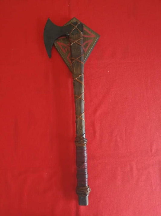Imagen de Hacha de Ragnar Fabricación propia parte de nuestra colección en Espadas y más, sitio oficial.
