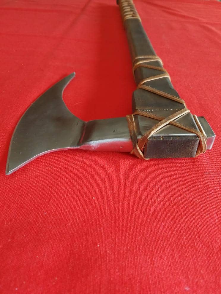 Hacha vikinga funcional artesanal (fabricación propia) - Espadas y Más