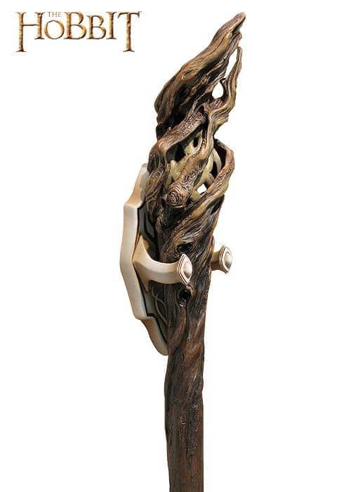 Imagen de Bastón de Gandalf El Gris con Luz El Hobbit OFICIAL UC3107 parte de nuestra colección en Espadas y más, sitio oficial.