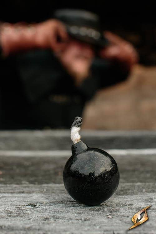 Imagen de Bomba de mano 402901 parte de nuestra colección en Espadas y más, sitio oficial.