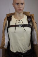 Imagen de Disfraz de cosplay de Eren Jäger de la serie de anime "Attack on Titan" parte de nuestra colección en Espadas y más, sitio oficial.
