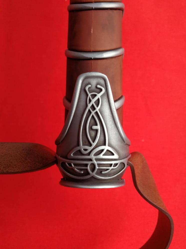 Imagen de Martillo de Thor Mjolnir de Metal parte de nuestra colección en Espadas y más, sitio oficial.