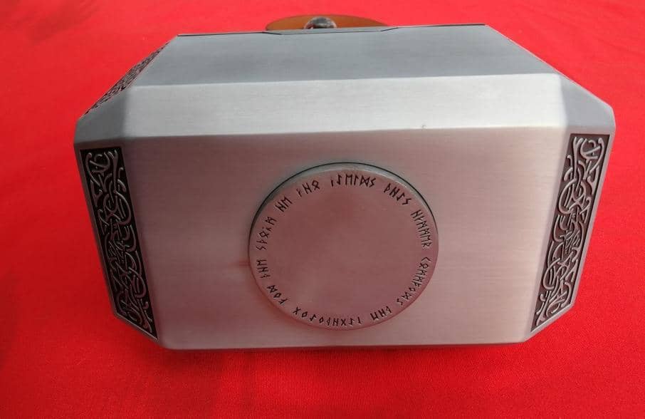 Imagen de Martillo de Thor Mjolnir de Metal parte de nuestra colección en Espadas y más, sitio oficial.