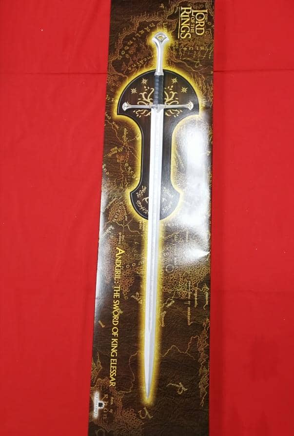 Imagen de Espada Anduril Oficial El Señor de los Anillos parte de nuestra colección en Espadas y más, sitio oficial.