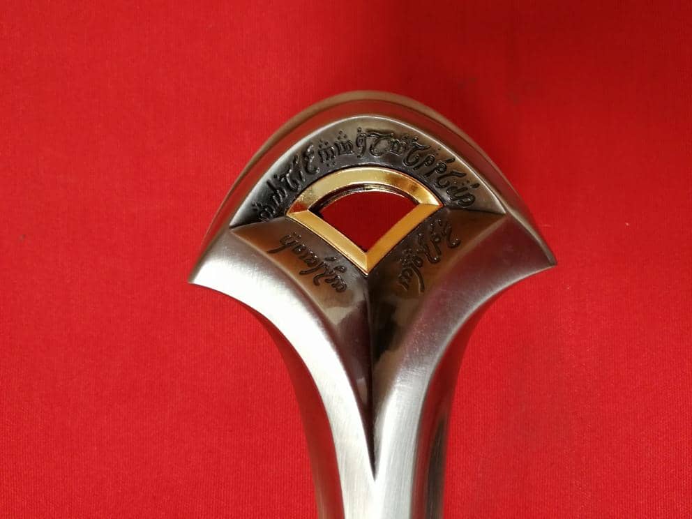 Imagen de Espada Anduril Oficial El Señor de los Anillos parte de nuestra colección en Espadas y más, sitio oficial.