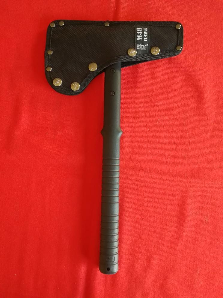 UC2765 Hacha Tomahawk M48 táctica United Cutlery - Espadas y Más