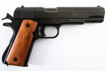 Imagen de Pistola automática .45 M1911A1, USA 1911 (1ª Y 2ª GM), 9316 Réplica no funcional parte de nuestra colección en Espadas y más, sitio oficial.