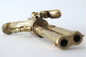 Imagen de Pistola de 2 Cañones Giratorios, Francia S. XVIII, 1305 Réplica no funcional parte de nuestra colección en Espadas y más, sitio oficial.