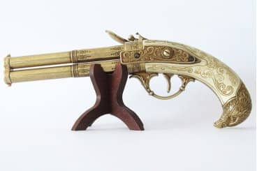 Imagen de Pistola de 2 Cañones Giratorios, Francia S. XVIII, 1305 Réplica no funcional parte de nuestra colección en Espadas y más, sitio oficial.