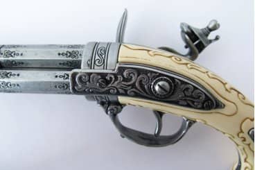 Imagen de Pistola de 3 Cañones Giratorios, FRANCIA S. XVIII, 1309 Réplica no funcional parte de nuestra colección en Espadas y más, sitio oficial.