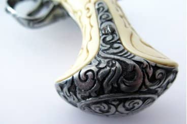 Imagen de Pistola de 3 Cañones Giratorios, FRANCIA S. XVIII, 1309 Réplica no funcional parte de nuestra colección en Espadas y más, sitio oficial.