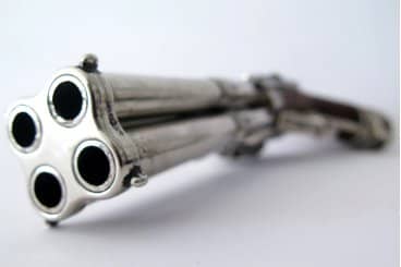 Imagen de PISTOLA DE 4 CAÑONES GIRATORIOS, FRANCIA S. XVIII 1307 parte de nuestra colección en Espadas y más, sitio oficial.