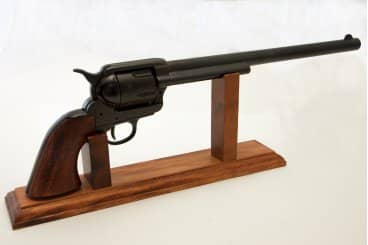 Imagen de Revólver CAL .45 Peacemaker 12", USA 1873, 7303 Réplica no funcional parte de nuestra colección en Espadas y más, sitio oficial.