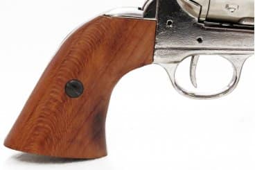 Imagen de Revólver Peacemaker 4, Cal. 45 75, 1186G Réplica no funcional parte de nuestra colección en Espadas y más, sitio oficial.