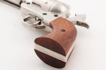 Imagen de 1106 REVÓLVER CAL.45 PEACEMAKER 5½" parte de nuestra colección en Espadas y más, sitio oficial.