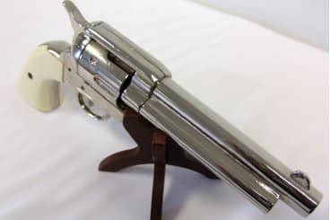 Imagen de Revólver Peacemaker CAL.45 5½", 1150 Réplica no funcional parte de nuestra colección en Espadas y más, sitio oficial.