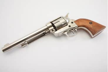Imagen de Revólver de Caballería Cal.45, 1191 Réplica no funcional parte de nuestra colección en Espadas y más, sitio oficial.