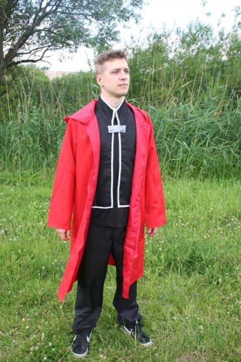 Imagen de Disfraz de cosplay para "Edward Elric" de la serie "Fullmetal Alchemist" parte de nuestra colección en Espadas y más, sitio oficial.