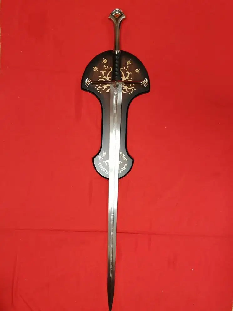 Imagen de Espada Anduril Oficial El Señor de los Anillos parte de nuestra colección en Espadas y más, sitio oficial.