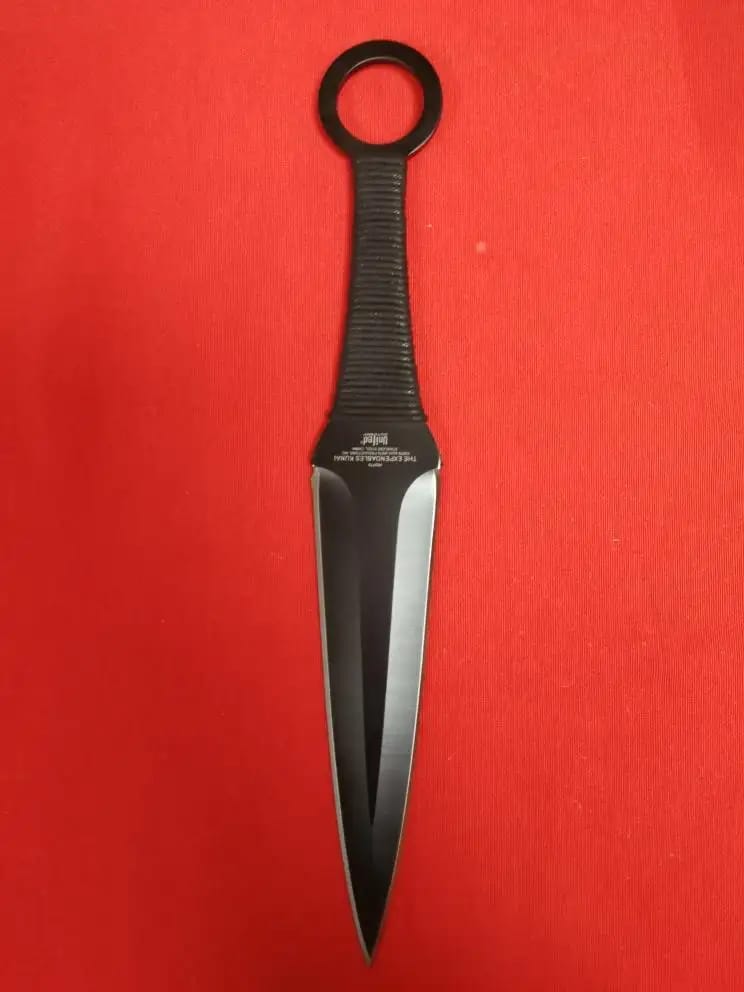 Imagen de Cuchillos lanzadores Los Mercenarios Oficial UC2772 parte de nuestra colección en Espadas y más, sitio oficial.