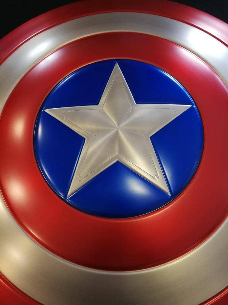 Estrella del Escudo funcional profesional del Capitán América de Los Vengadores (The Avengers). Vendido por Espadas y más