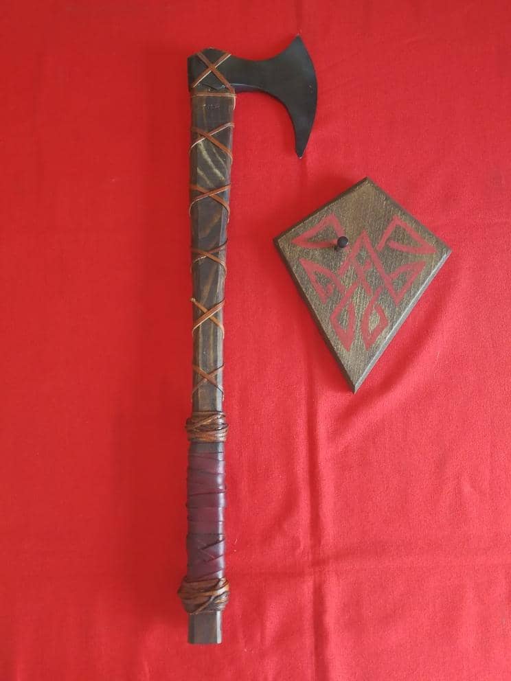 Imagen de Hacha de Ragnar Fabricación propia parte de nuestra colección en Espadas y más, sitio oficial.