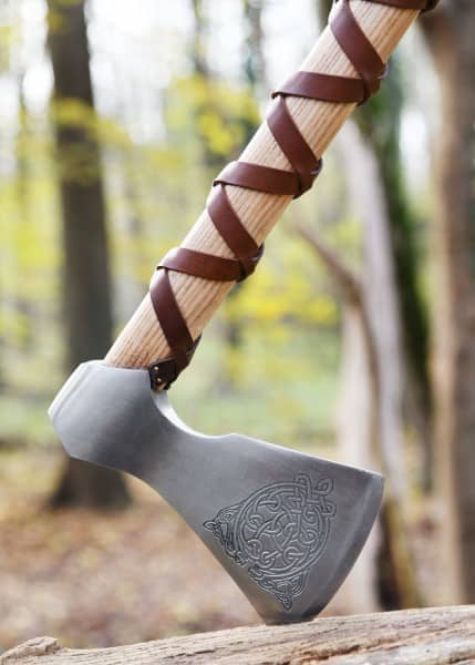Hacha vikinga, acero fundido, tipo F, con grabado y envoltura de cuero  0416470600 - Espadas y Más