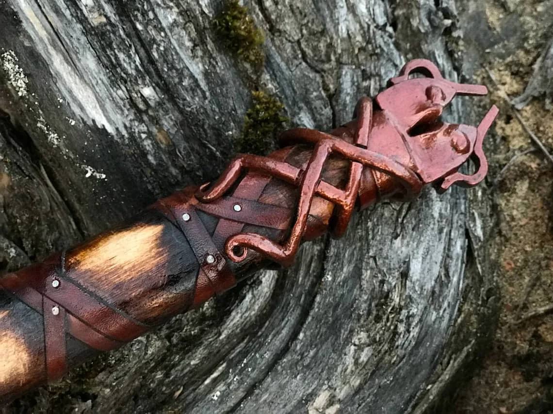 Imagen de Martillo de Thor Mjolnir God of War Kratos parte de nuestra colección en Espadas y más, sitio oficial.