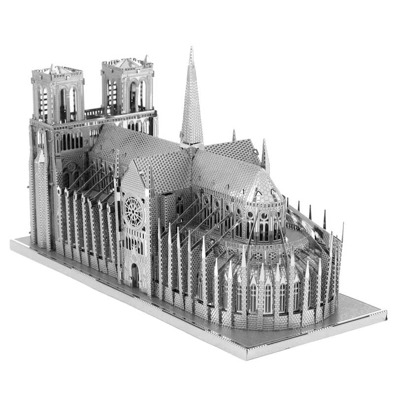 Maqueta metal Notre Dame Metal Earth - Espadas y Más