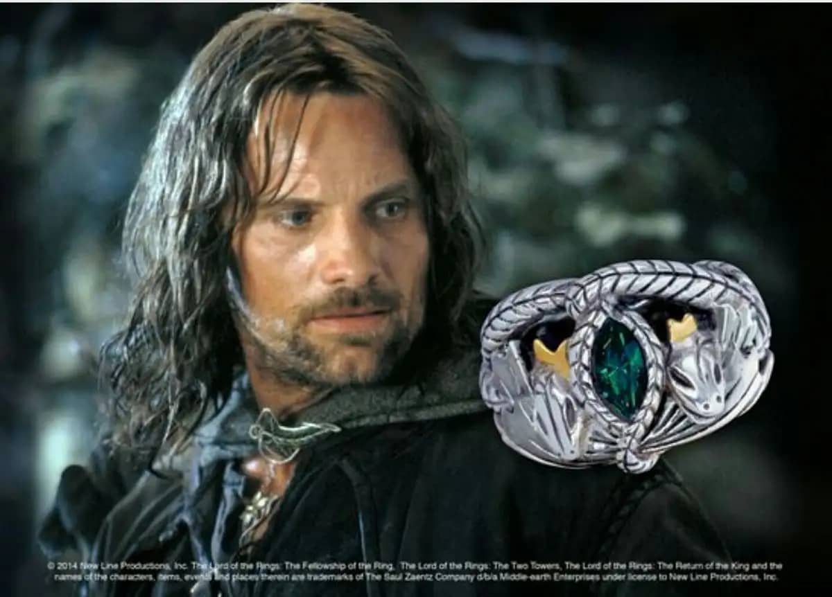 Imagen de Anillo Barahir plata NN9687 parte de nuestra colección en Espadas y más, sitio oficial.