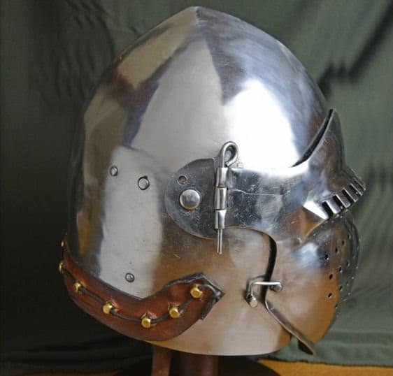 Capacete de Batalha Bacinete 4 - Aço 2,5mm - Versão de Batalha Medieval