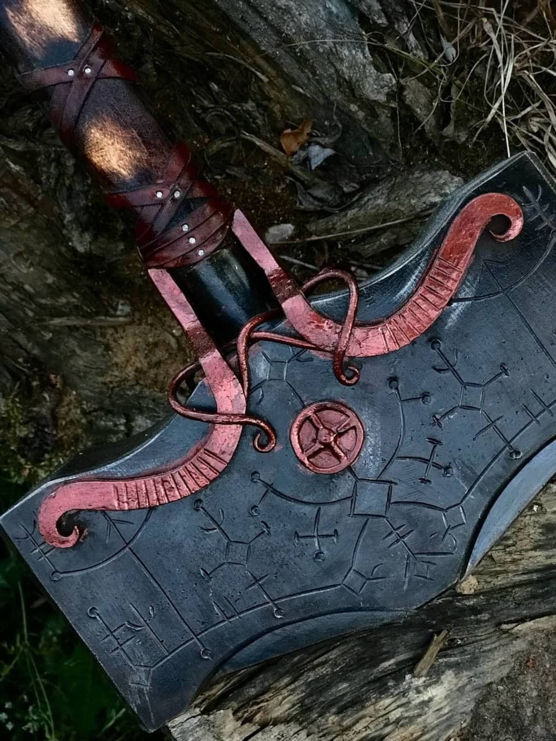 Imagen de Martillo de Thor Mjolnir God of War Kratos parte de nuestra colección en Espadas y más, sitio oficial.