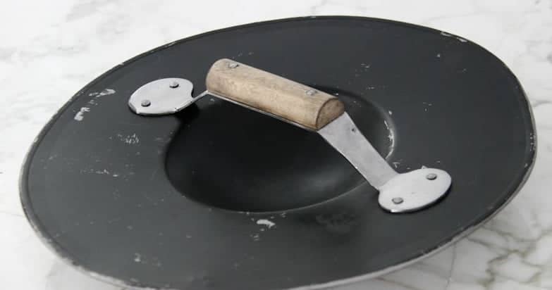 Imagen de Broquel simple 31cm parte de nuestra colección en Espadas y más, sitio oficial.