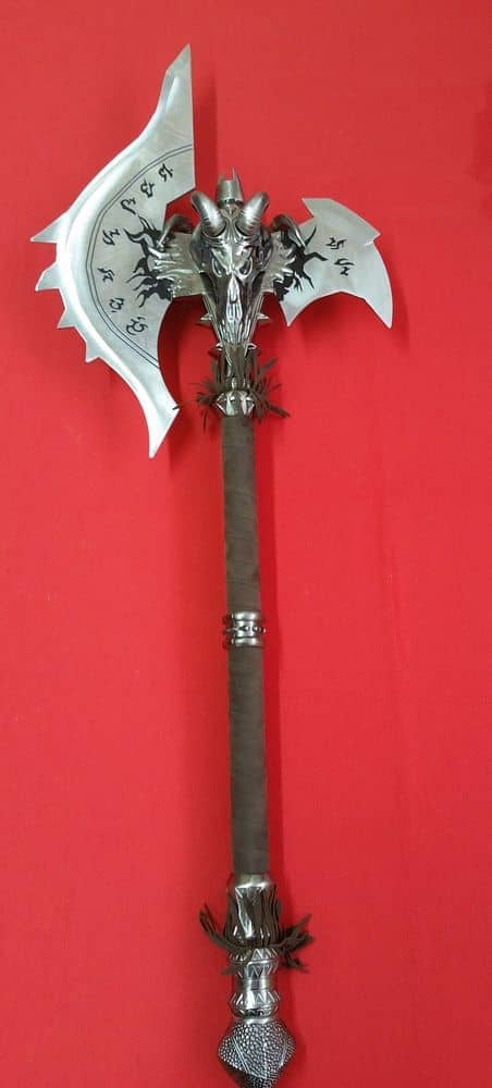 Imagen de Hacha World Of Warcraft Shadowmourne S0177 parte de nuestra colección en Espadas y más, sitio oficial.