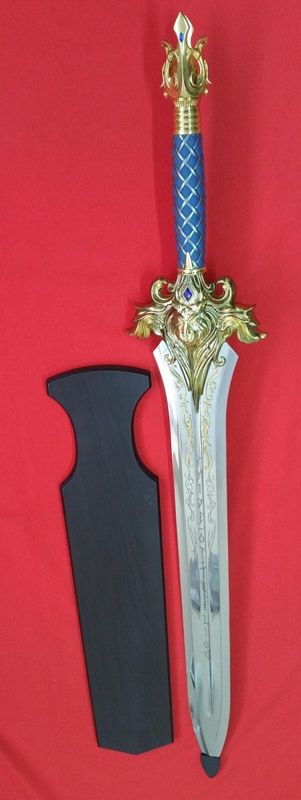 Imagen de Espada Del Rey Llane World Of Warcraft S0198 parte de nuestra colección en Espadas y más, sitio oficial.