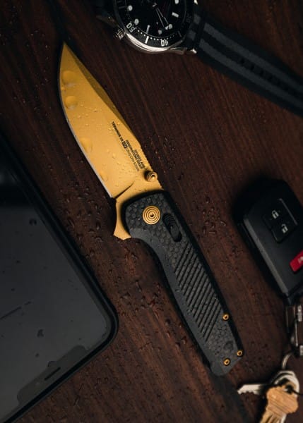 Cuchillo Plegable Terminus XR LTE - Carbono y oro, SOG-TM1033-BX - Espadas y Más