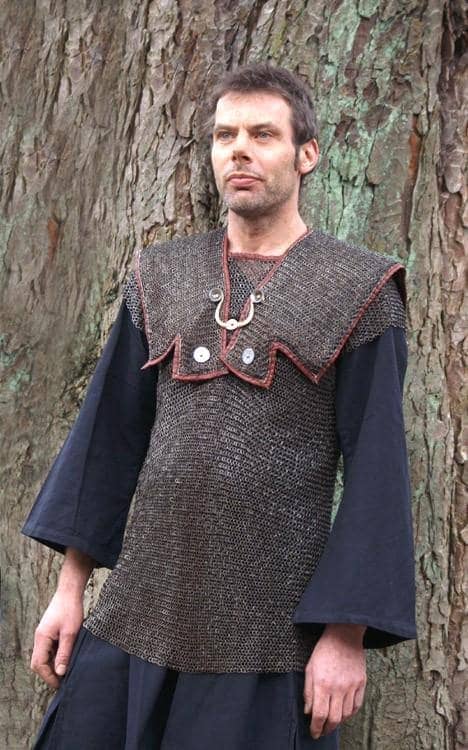 ULF-RM-LH Cota de malla Lorica romana Hamata remachada y perforada 6 mm - Espadas y Más