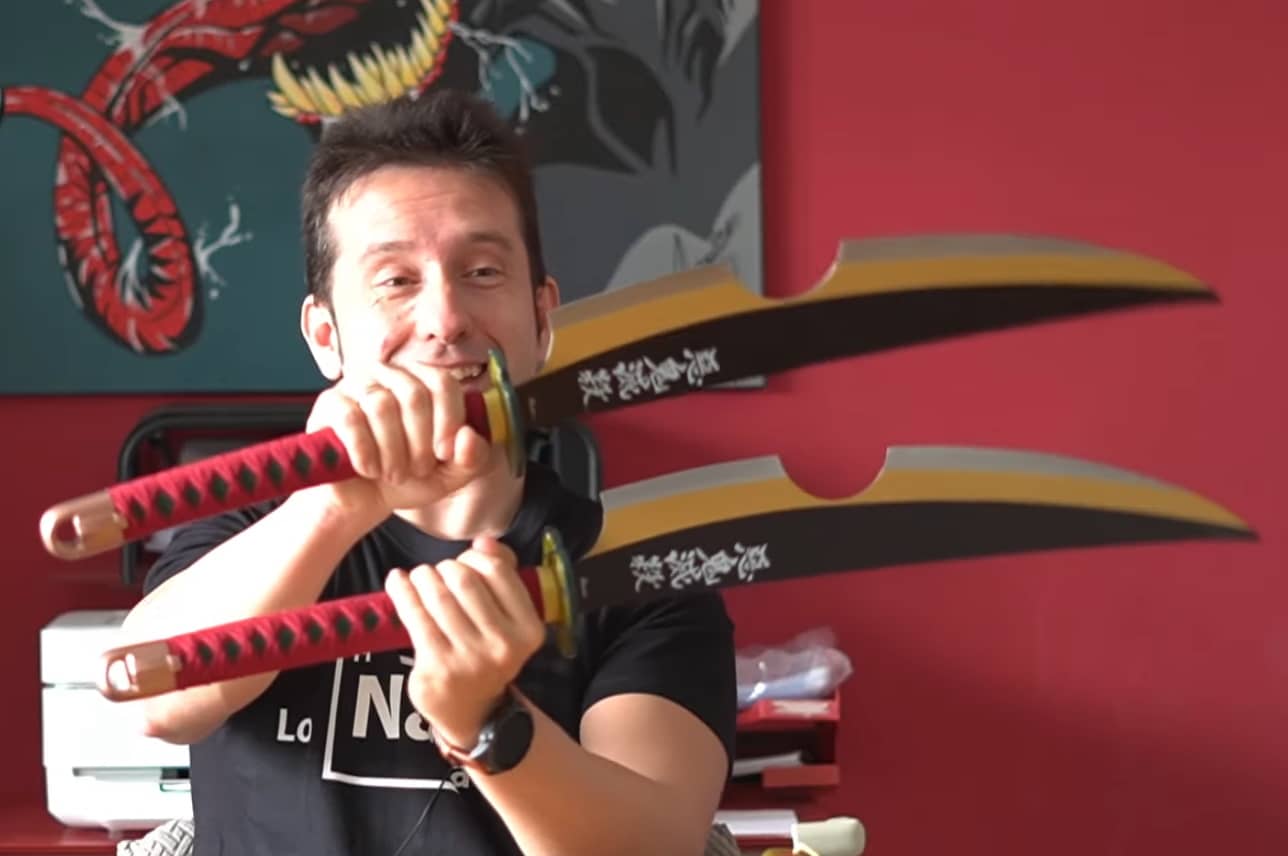 Imagen de Espadas de Tengen Uzui Kimetsu No Yaiba Demon Slayer parte de nuestra colección en Espadas y más, sitio oficial.