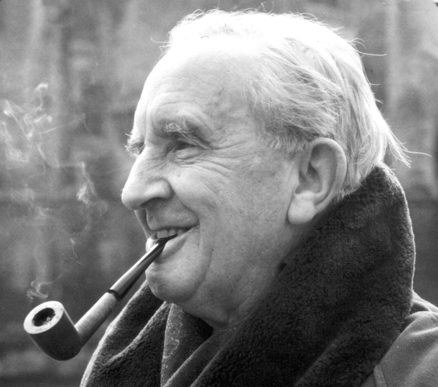 J.R.R Tolkien. Espadas y más