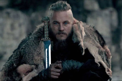 Imagen de Espada del Rey de Ragnar Lothbrok Vikingos - 10618 parte de nuestra colección en Espadas y más, sitio oficial.