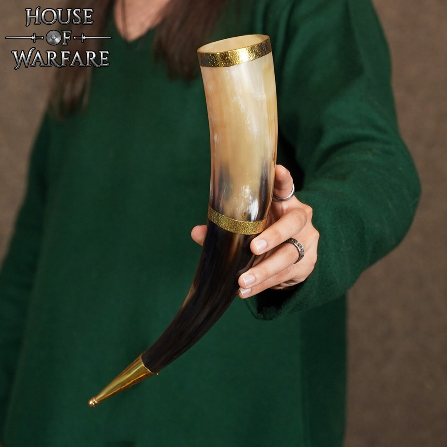 Cuerno Medieval Vikingo para Beber con Adornos de Latón - Larp, Temas Vikingos - Imagen 1