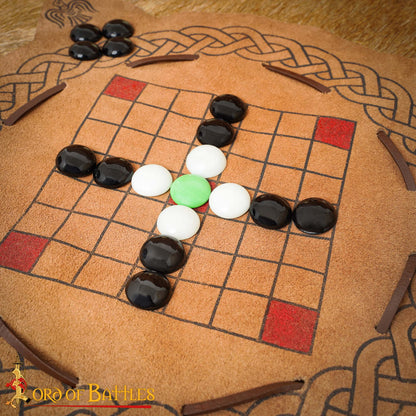Juego Hnefatafl Vikingo del Siglo X - Edición de Viaje de Cuero Hecho a Mano - Imagen 2