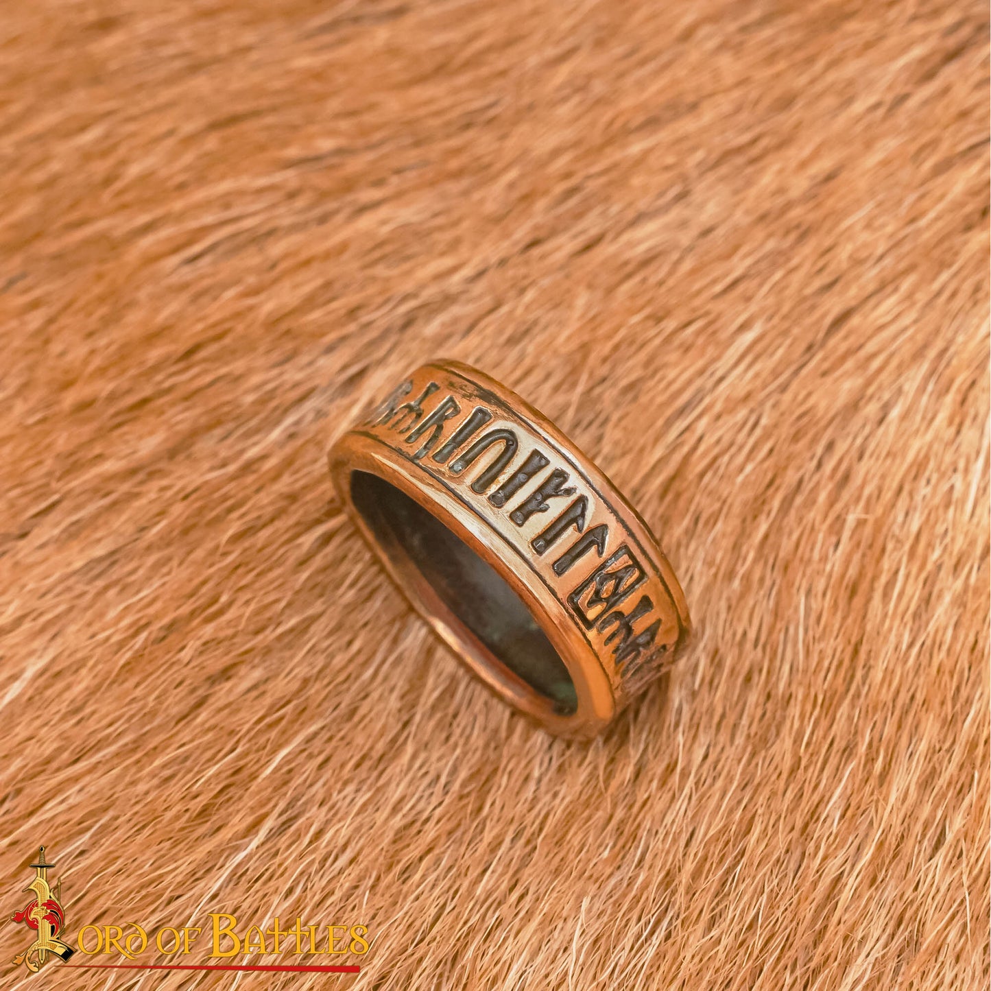 Anillo de Bronce del Siglo Xi-xii con Inscripción - Escritura Gótica, Fundición a la Cera Perdida - Imagen 1