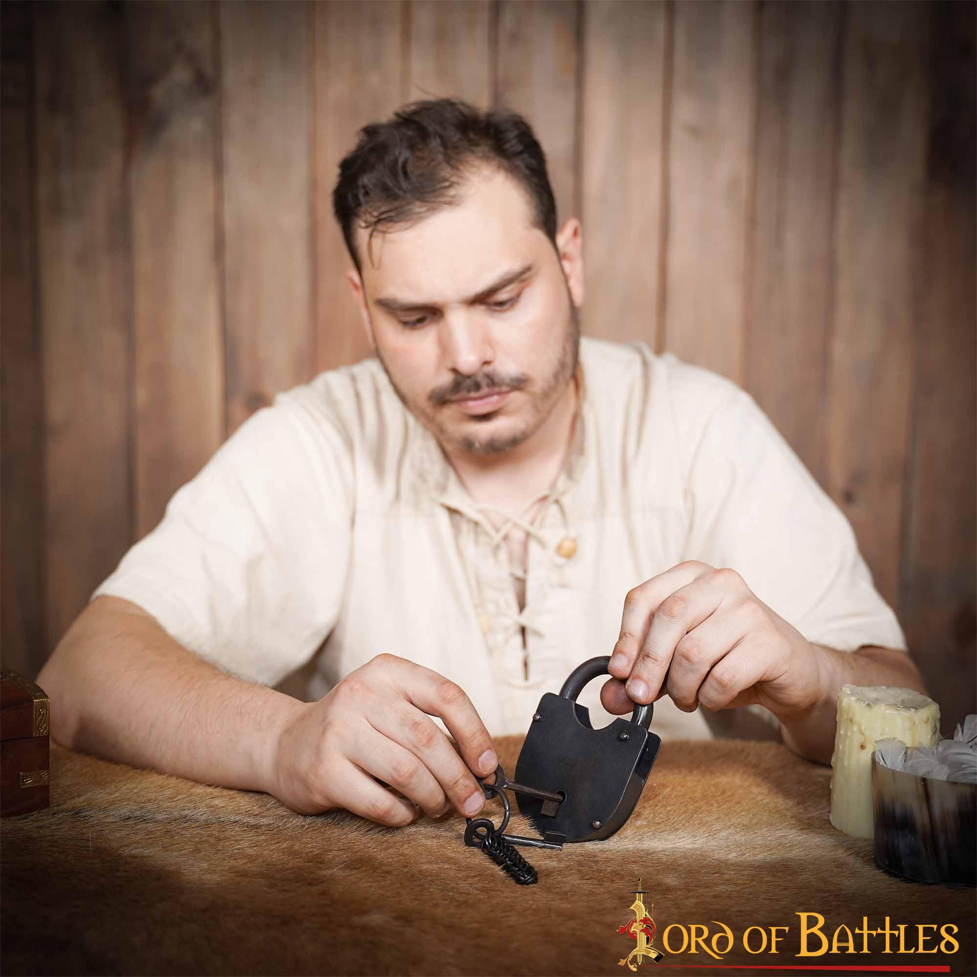 Candado Medieval Forjado a Mano con Dos Llaves Funcionales - Imagen 7