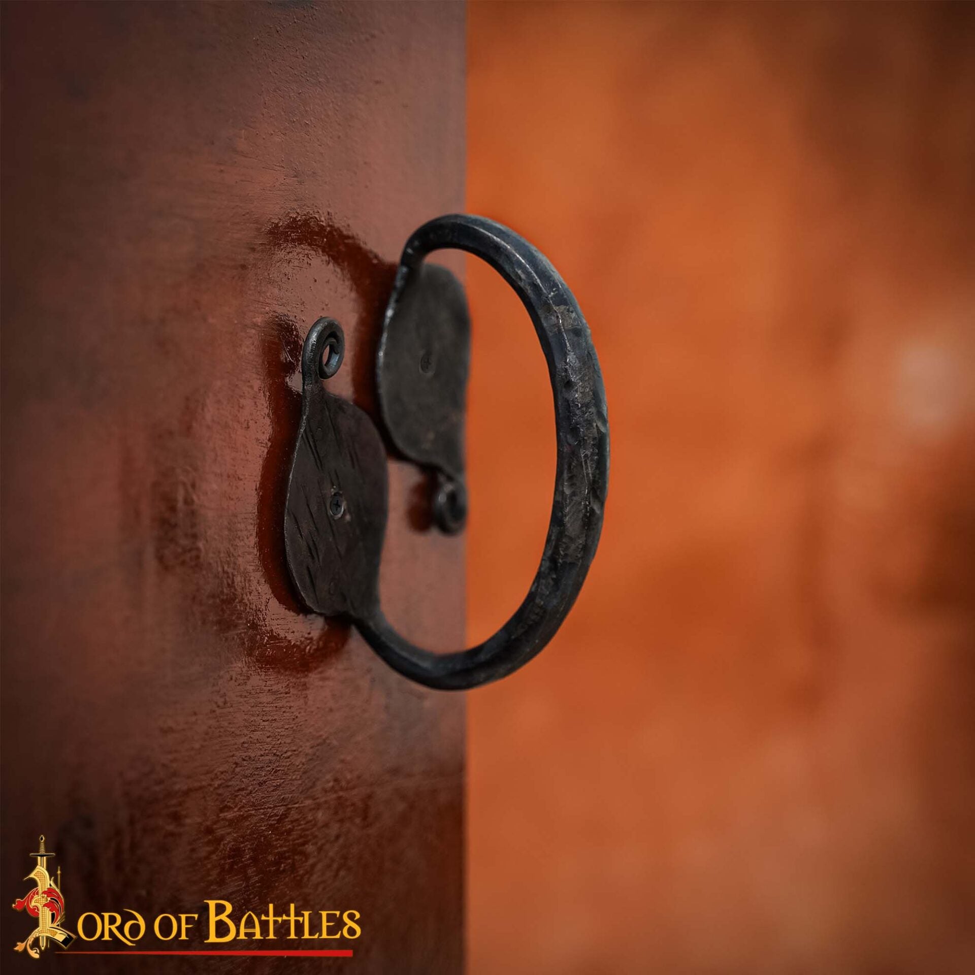 Asa de Cofre de Hierro Forjado a Mano - Acabado Rústico Negro Petróleo - Asa de Cofre de Estilo Medieval - Imagen 2