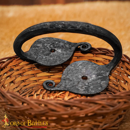 Asa de Cofre de Hierro Forjado a Mano - Acabado Rústico Negro Petróleo - Asa de Cofre de Estilo Medieval - Imagen 6